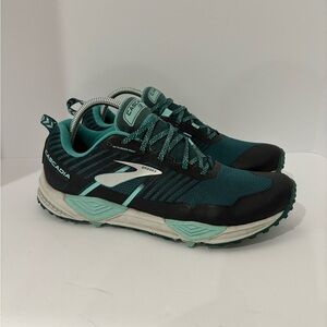 Brooks Cascadia Teal, Mint & Black Trail Shoes size 10.5